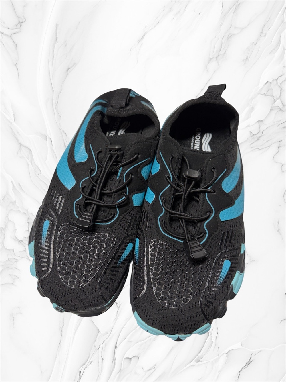 Grounded Black and Blue Water Shoes with Quick-Adjust Bungee size 6